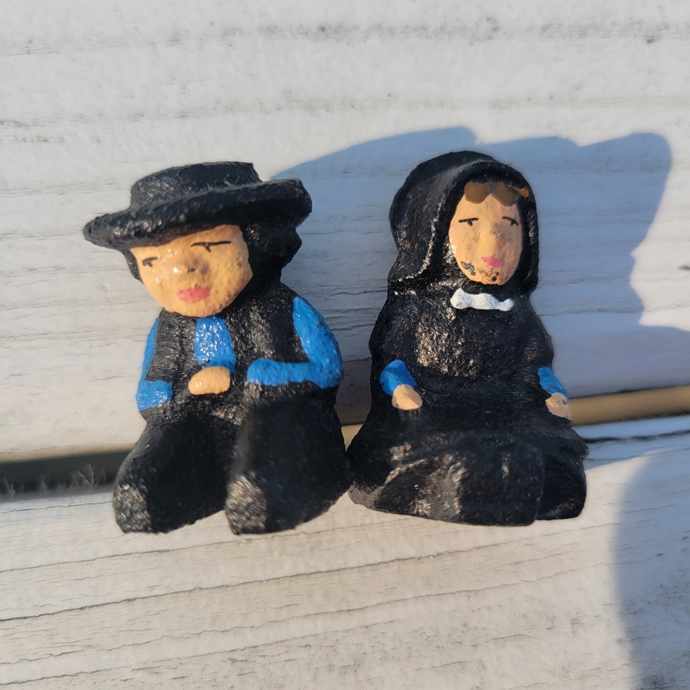 Amish Man & Woman Mini Figures ~ Cast Iron? ~ Hand-painted ~ Rustic Farmhouse